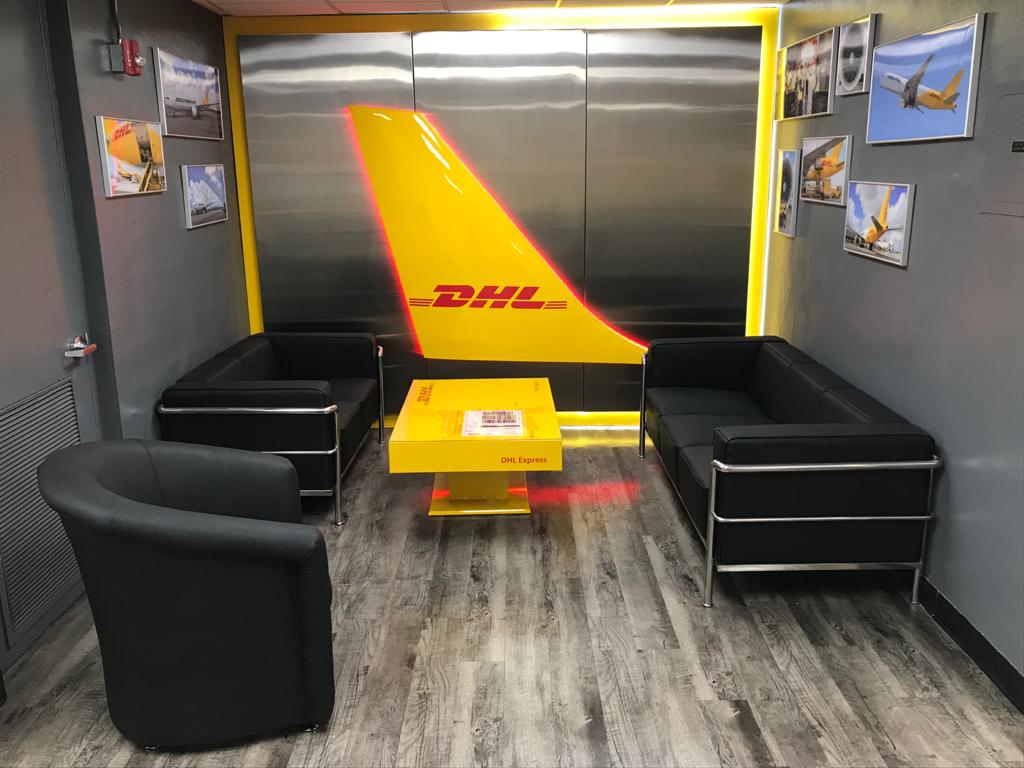 DHL Themed Room